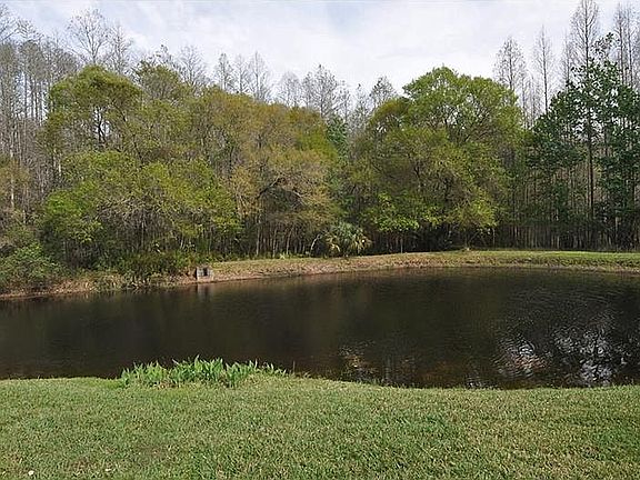 3rd image of 2853 Oakridge Ct