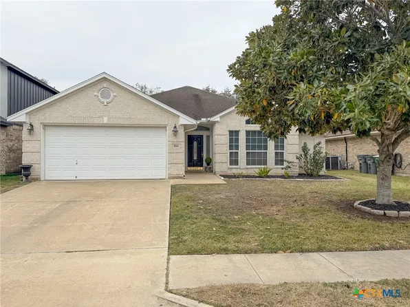 204 Windwood Ln, Victoria, TX 77904
