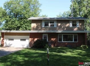 2721 Anderson Dr, Lincoln, NE 68506