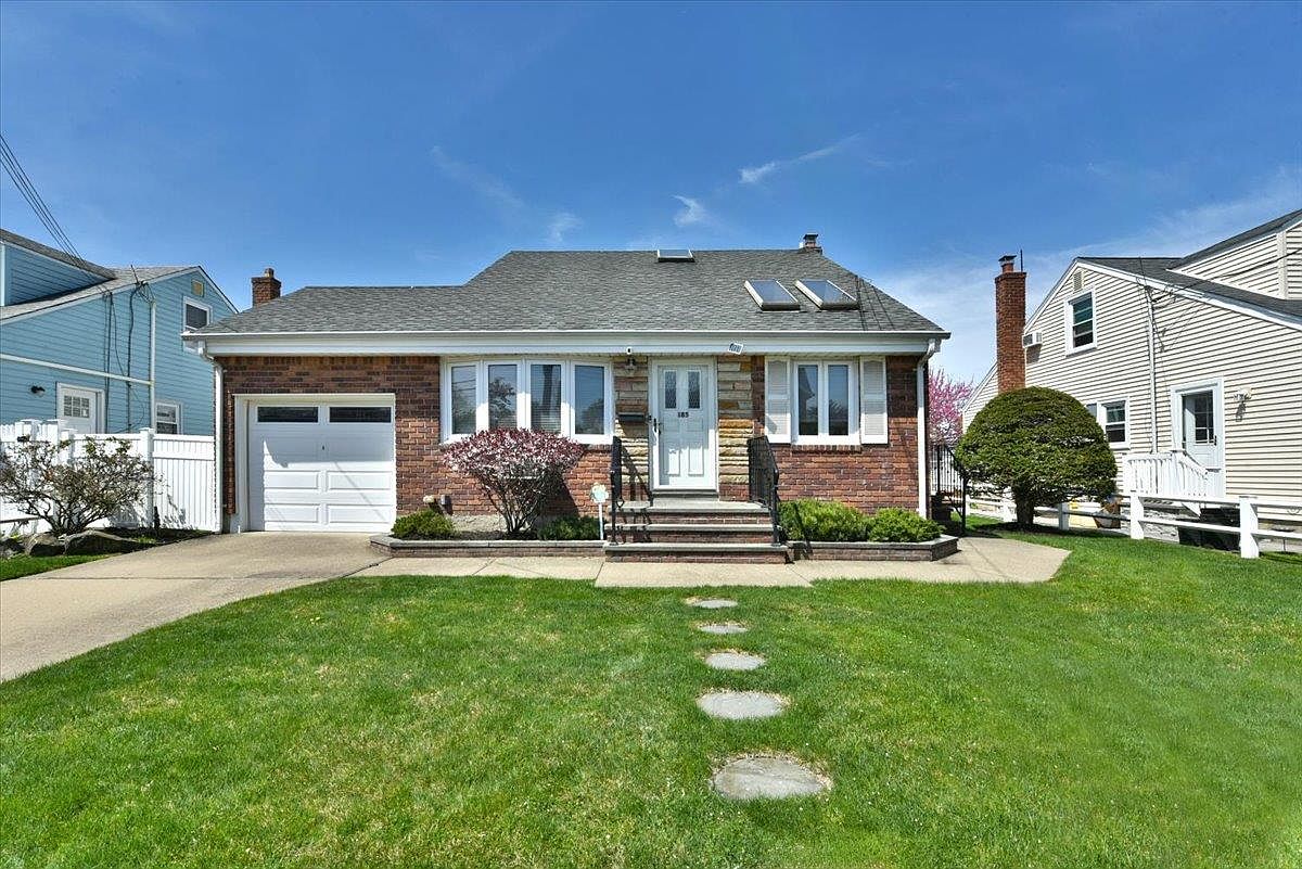 185 N 3rd Street, Bethpage, NY 11714 | Zillow