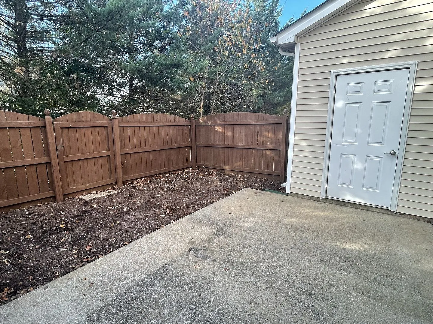Great Townhome Near I-24 — Photo 3