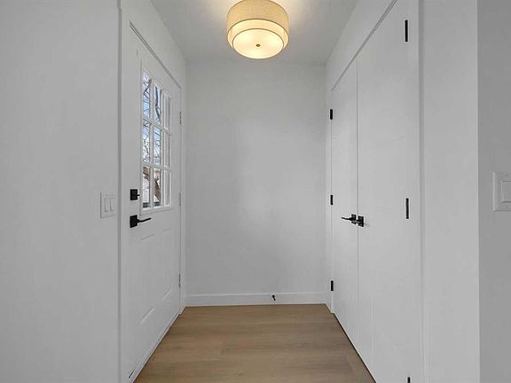 3rd image of 79 W Aberdare Rd NE