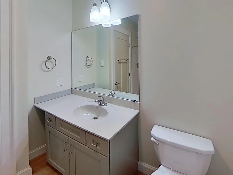 462 Main St #13 — Photo 5