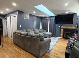 80 Farnham Sq, Parlin, NJ 08859