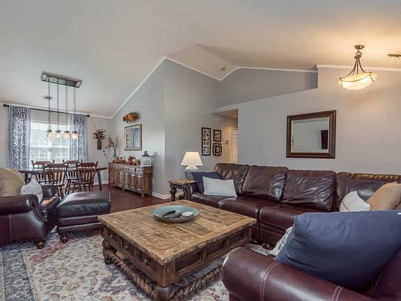 5th image of 809 Paxton Dr