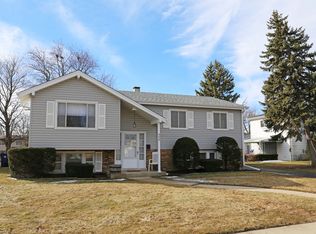 486 N Wesley Dr, Addison, IL 60101