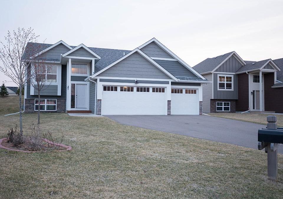 1st image of 12042 Urbank Cir NE