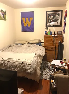 Rented by Batra Group Inc | media 31