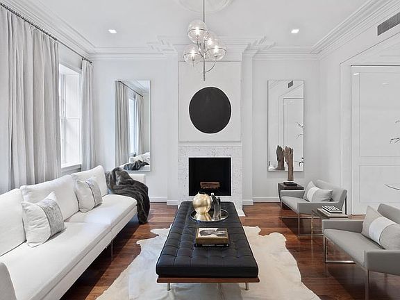 2nd image of 112 W Washington Pl Unit Townhouse