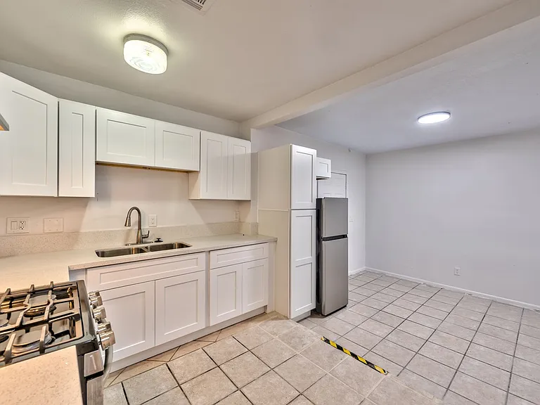 3912 Torsby Pl — Photo 9