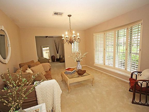 3rd image of 1014 Calderwood Dr