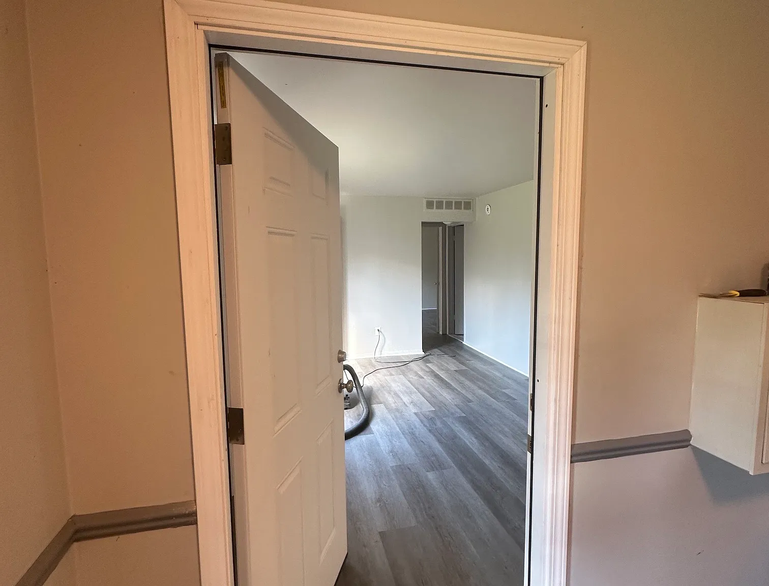 1 bed, 1000 sqft, $1,050 — Photo 2