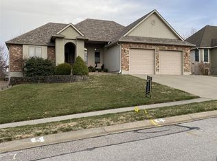115 Hidden Pines Ln, Warrensburg, MO 64093