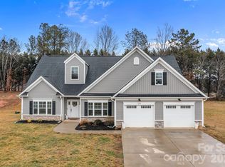 124 Falls Leaf Dr, Troutman, NC 28166