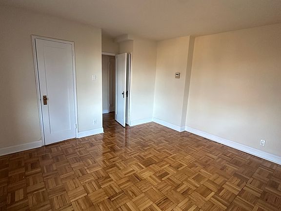 4th image of 61-33 186th St #4