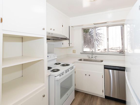 4th image of 285 Hanover Ave #2