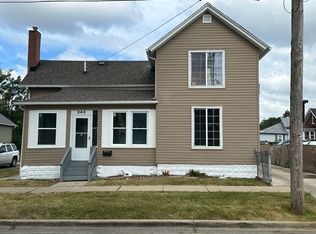 240 Stuart Ave, Aurora, IL 60505