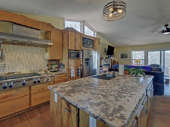 5th image of 660 Weber Way
