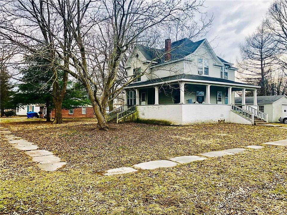 2nd image of 789 Maple Ave