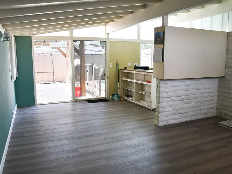 2432 W Transit Ave — Photo 6