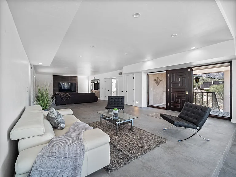 5798 E Paseo Cimarron — Photo 10