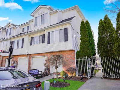 37 Red Cedar Ln, Staten Island, NY, 10309