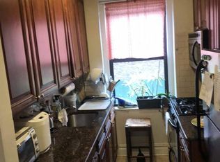 3138 29th St APT 3C, Astoria, NY 11106