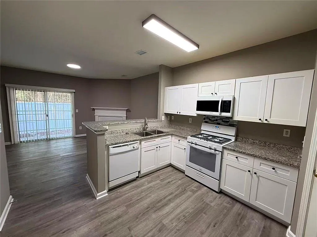2 bed, 2.5 bath, 1240 sqft, $1,850 — Photo 4