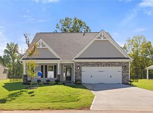 425 Bingham And Parks Rd, Advance, NC 27006
