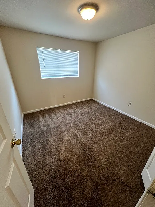 2 bed, 1.0 bath, $995 — Photo 3
