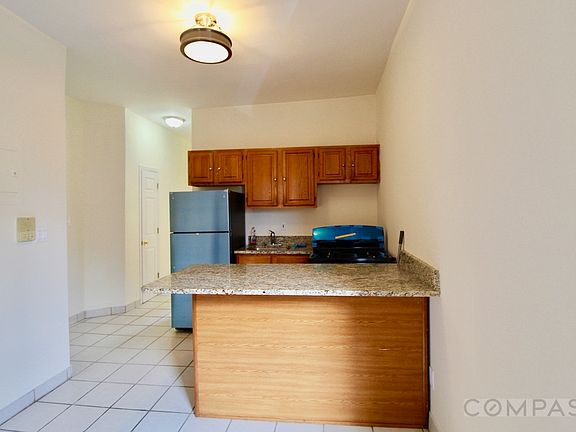 5th image of 339 2nd St APT 3R