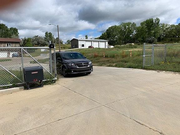 3rd image of 3310 Northbrook Dr