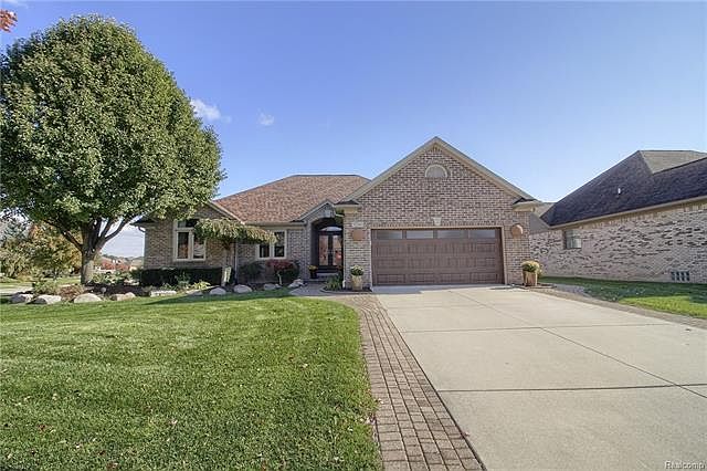 1st image of 32745 Greenwood Dr