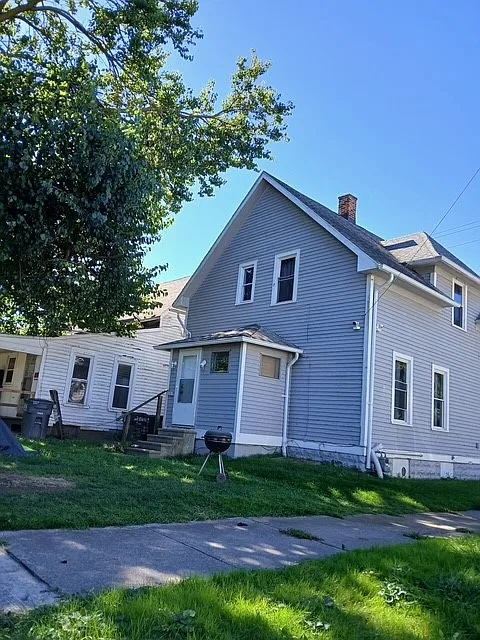 2344 Elm St - HSE — Photo 3