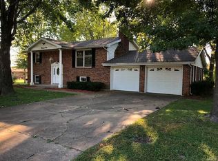 1301 Ann St, Farmington, MO 63640