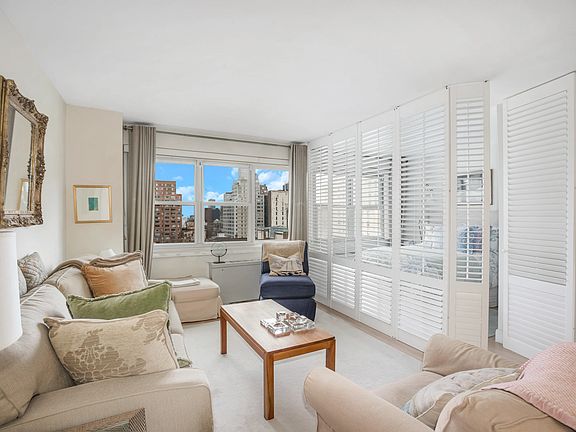 3rd image of 101 W 12th St APT 12A
