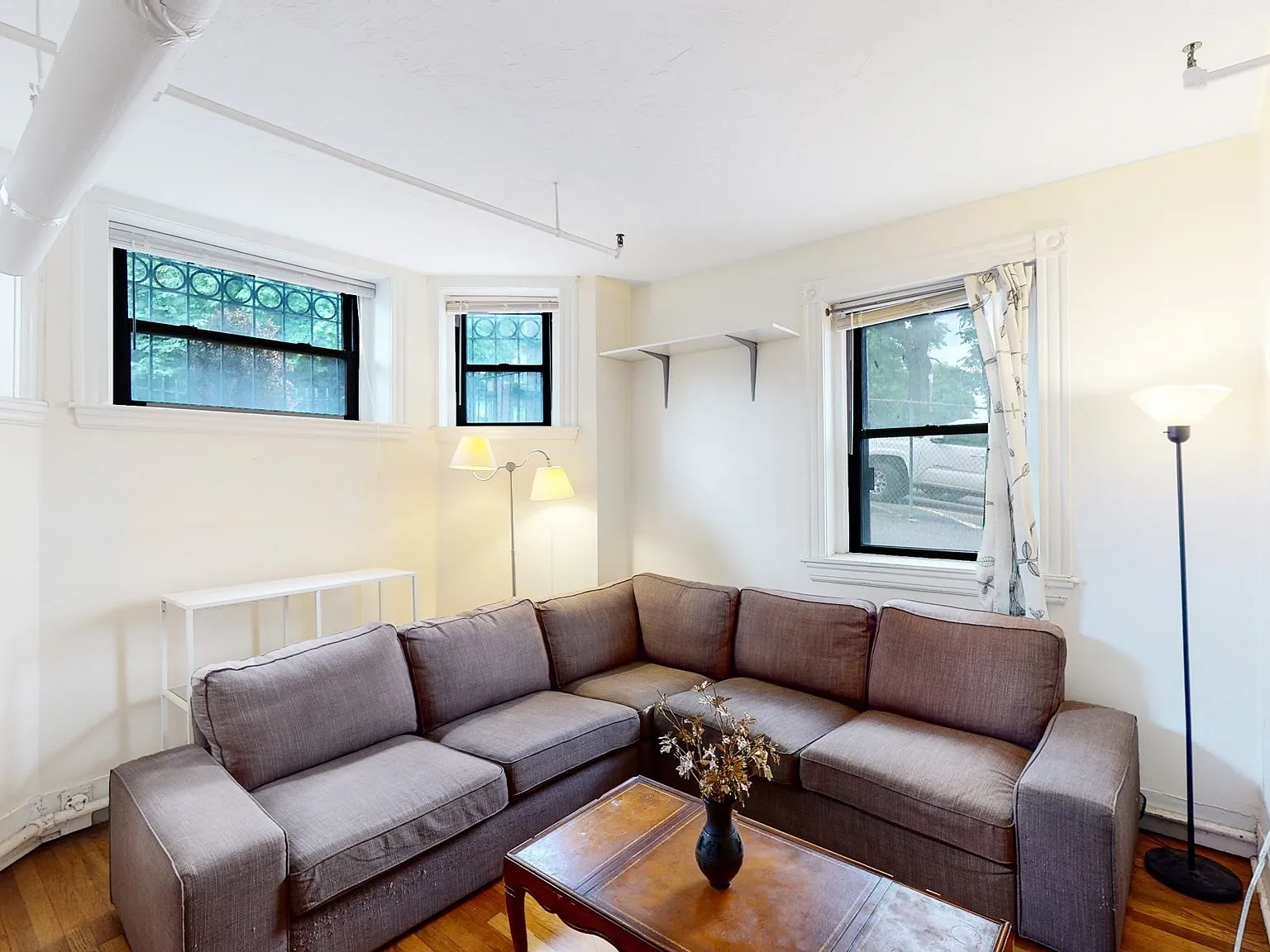 2 bed, 1.0 bath, 711 sqft, $2,700 — Photo 1