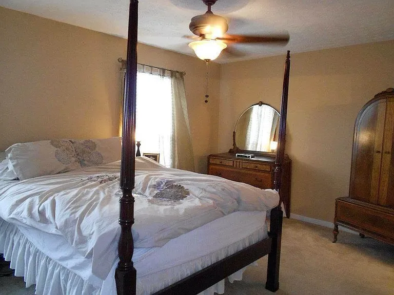 661 Tammy Ter SE — Photo 11