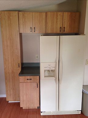 4th image of 118 N River St