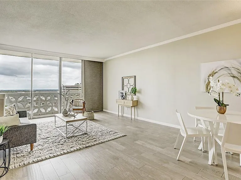 1801 Lavaca St #11F — Photo 6