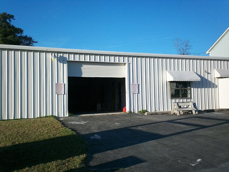 1st image of 1824 Plum St