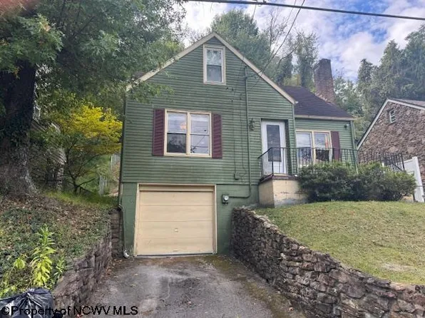 1298 Hillside Dr, Fairmont, WV 26554