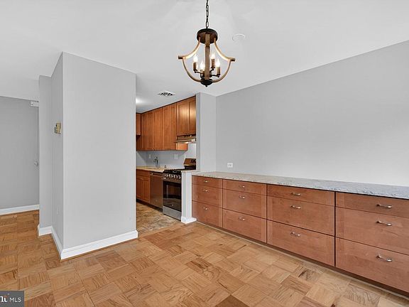 4th image of 200 N Maple Ave APT 206