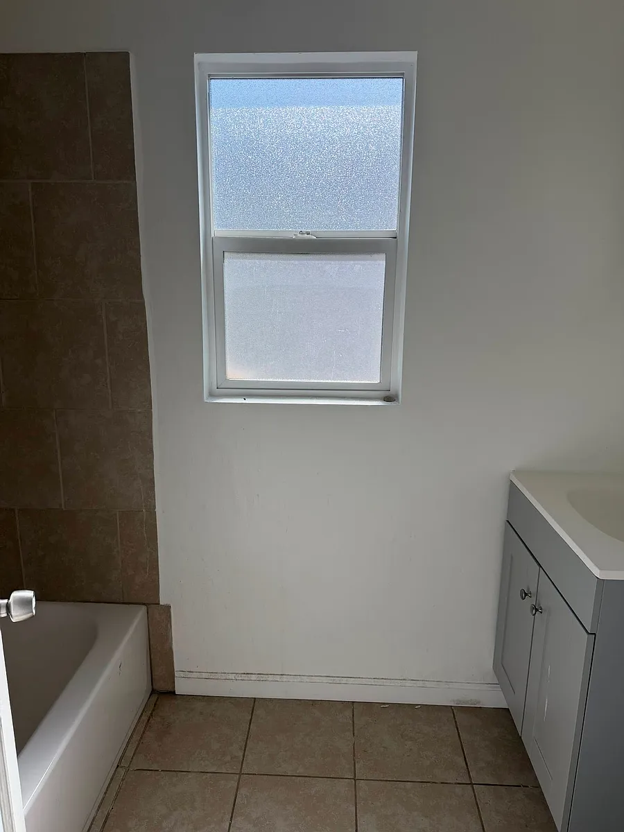 Building Photo - 808 El Tejon Ave #B