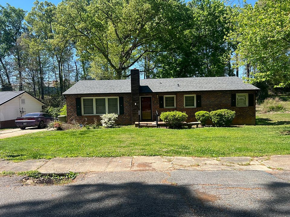 1st image of 1102 Briarwood Dr