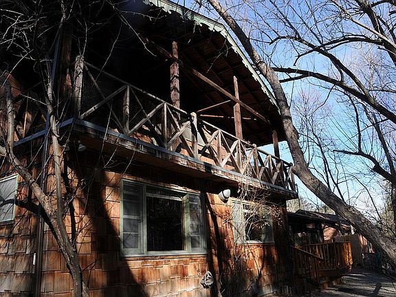 upstairs bedroom porch