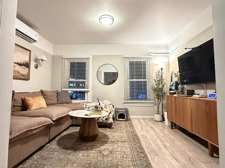 13269 Metropolitan Ave — Photo 10