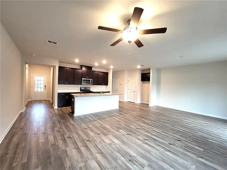 614 Easton Way — Photo 4