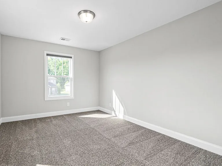 528 Macy Lynn Dr — Photo 32