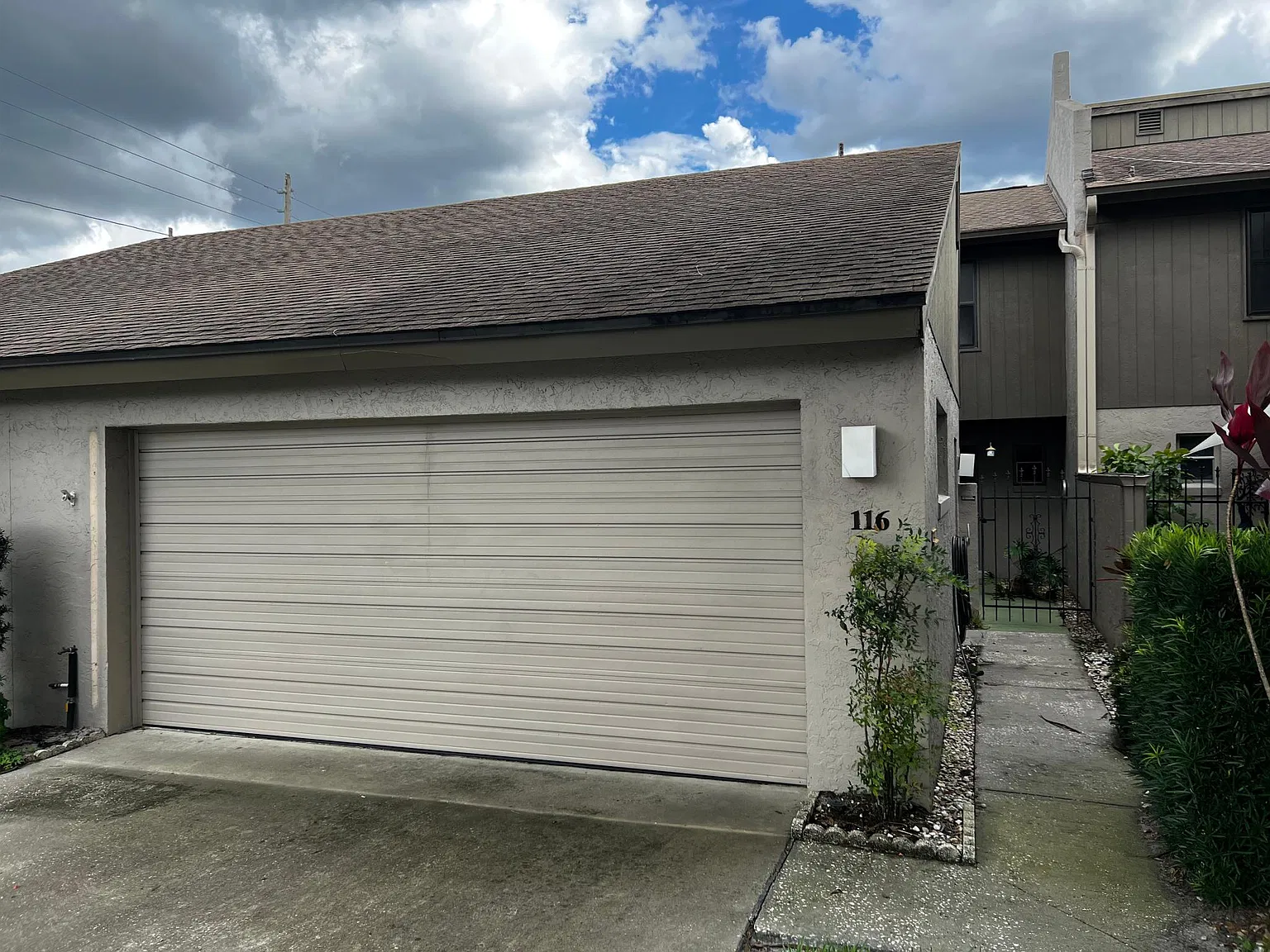 3 bed, 1634 sqft, $2,100 — Photo 2
